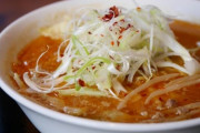 【悲報】ワイ110キロデブ、普通の人はラーメン屋でラーメンだけしか頼まないという事を知り驚愕する