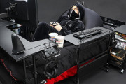【朗報】ゲーム、食事、睡眠のすべてが完結する「ゲーミングベッド」 お値段なんと126,300円