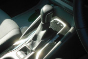 気がつけば見かけない！　最近のクルマから「シフトブーツ」が消えたワケ