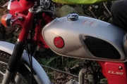 バイクのタンクの凹みを直す方法