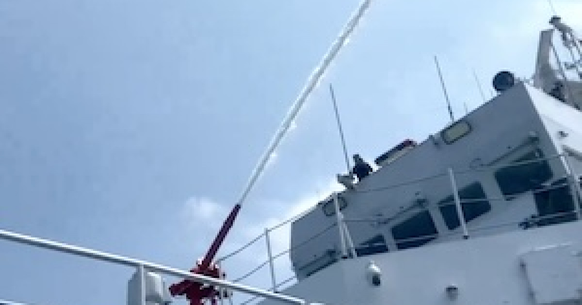 【動画】中国海警局、衝突距離でフィリピン船に放水攻撃をしてしまう。