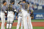 阪神　近本が初回にいきなり痛恨のミス　２点リードを追いつかれ、振り出しに戻る