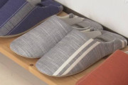 山形・河北町のスリッパ、新型コロナで海外から問い合わせ相次ぐ　輸出開始