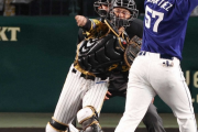 【阪神】坂本　8回に強肩発動で二盗阻止！勝利打点マークで攻守に存在感