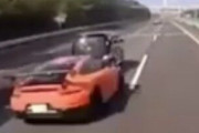 首都高湾岸線で「スピードだしすぎちゃった」ポルシェ追突事故のドラレコ動画、アップロードされる