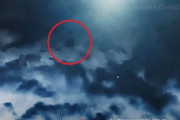 【未確認飛行物体】本物と結論付け公式に記録「雲間を飛ぶ巨大UFO」アメリカ軍が南アジアで撮影した極秘動画が新たに公開