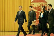 訪中した文在寅が「低姿勢外交」と批判される…韓国ネット「自国の大統領をこんな風にけなすメディアとは…」