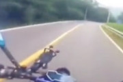23歳のバイク女子が死亡した大事故の瞬間。2022年を振り返る話題になった動画10月編。