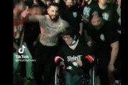【海外】Knotfestにて車椅子のオーディエンスをサークルピットさせてあげる投稿動画が話題に