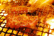 最近の焼肉屋「テーブル中心にくぼみがあって、無煙ロースターで」ワイ「はあ･･･」