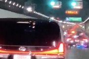 【神奈川】トンネル内で撮影された大富豪版珍走団の迷惑運転が炎上中。