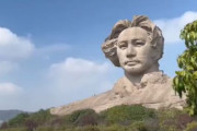 海外「……誰？中国にある毛沢東巨大像(30歳版)が別人過ぎると話題に」
