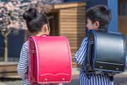 茨城「ランドセル、男は黒、女は赤と決めつけないで」→紺色に統一決定！