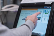 セルフレジで客が減る？欧米で「セルフレジ撤去」の動き、日本はどう捉えるべきか