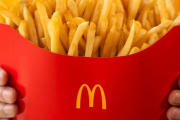 マクドナルド、超特大サイズのフライドポテトを400円台で販売　※タイ限定