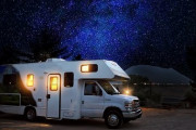 【画像】最近のキャンピングカー、すごすぎるｗｗｗｗｗｗｗｗｗｗ