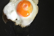 【画像】目玉焼きを「綺麗」に作るテクニックｗｗｗ