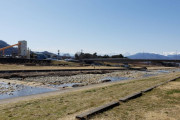 【画像】昼間河川敷行ったらめっちゃ心地よくてわろたwwwwwwwww