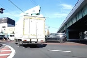 【動画】左折vs右折。埼玉県のどうしてそうなる事故のドライブレコーダー。
