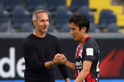 フランクフルト前監督が長谷部誠のプロ意識を絶賛「特別な選手。信じられないほど感動した」
