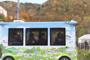 札幌市「自動運転バスの実証実験だ！」→落ち葉を障害物と誤認し急ブレーキが作動で乗客が転倒