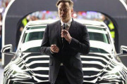 イーロン・マスク「ハイブリッドのせいでEVが売れない！ずるい！」じゃあテスラもエンジン作れば？