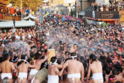 【朗報】ふんどし姿で激しいもみ合いを繰り広げる奇祭『はだか祭』に約100人の女性が参加へ！ うおおおおおお ※