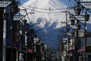 外国人「ゆっくり休んで」 富士山、今夏の閉鎖決定　海外の反応