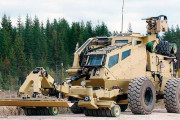 イギリス陸軍の地雷除去車両は、まるでトランスフォーマーのよう！