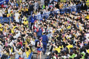 【悲報】来年も野球観戦時はマスク着用へ