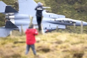 【軍事】生で見てみたい。高速飛行する戦闘機を真横から見れる山。