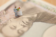 【結婚の条件】「理想の年収」VS「年代別リアル平均年収」　結婚したいなら知るべき年代別リアル平均年収＆貯蓄額