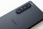 XperiaやめたいけどmicroSD刺さるのこれしか無いからやめられない