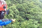 【動画】山梨県警ヘリ「はやて」による山岳遭難者救助のリアル映像。