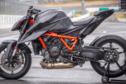 「KTM」という謎のメーカー、急成長で国産バイクメーカーに肉薄する
