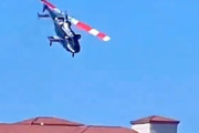 【動画】カリフォルニアでヘリコプターが墜落して地上の3人が巻き込まれてしまう。