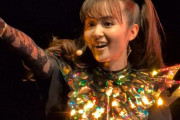 BABYMETALのLight and Darknessにハマってる人、他にもいる？　【海外の反応】