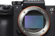 【カメラ】ワイ「ミラーレス一眼欲しいなぁ」敵「スマホで十分w」