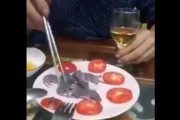 【動画】中国人、ネズミを生きたままパクパク食べてしまう