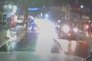 【動画】LEDヘッドライト眩しすぎるだろ…対向車のライトが路面に反射して歩行者が見えず轢きそうになるドラレコ