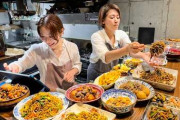 福岡の小さな惣菜店に海外も注目 20種類の手作り料理と日替わり弁当を紹介する
