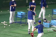 【悲報】中日立浪監督、袖捲りで注意してしまう