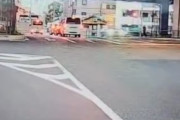 【悲報】パトカーさん、事故ってしまうｗｗｗｗｗｗｗｗｗｗｗ