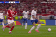 ◆悲報◆墺太利戦ラヴィオの浮き球パスで完全に裏抜けしたエンバペさん、GKと1ｖｓ1で枠外😂…Euroは難しい？