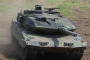 スウェーデン供与の「Strv122」戦車、ウクライナについに姿現す…レオパルト2A5がベース！