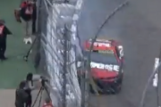 【すげぇ】NASCARでまるでレースゲームのような“壁走り”を敢行したレーサーが登場してしまう！！