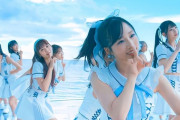 AKB48グループのステージやテレビ衣装がダサいのは誰の責任なんだろうか？