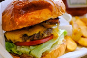 「意識高い系ハンバーガー」はなぜこんなにも食べづらくするのか