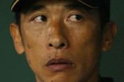 阪神・佐藤輝明の守乱、同情の余地も　「内外野を守ると...」起用法に疑問の声