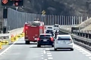【群馬】このスバルｗｗｗｗ消防車の前に無理やり割り込もうとするレガシィの映像。